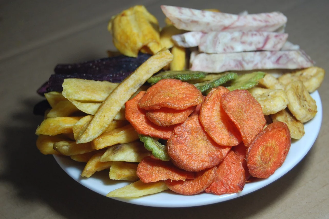 A jaca é uma fruta versátil que pode ser consumida de diversas formas e incluída em diversas refeições. Assim, a carne de jaca pode ser utilizada em diversas receitas, como tacos, sanduíches e recheios de tortas.