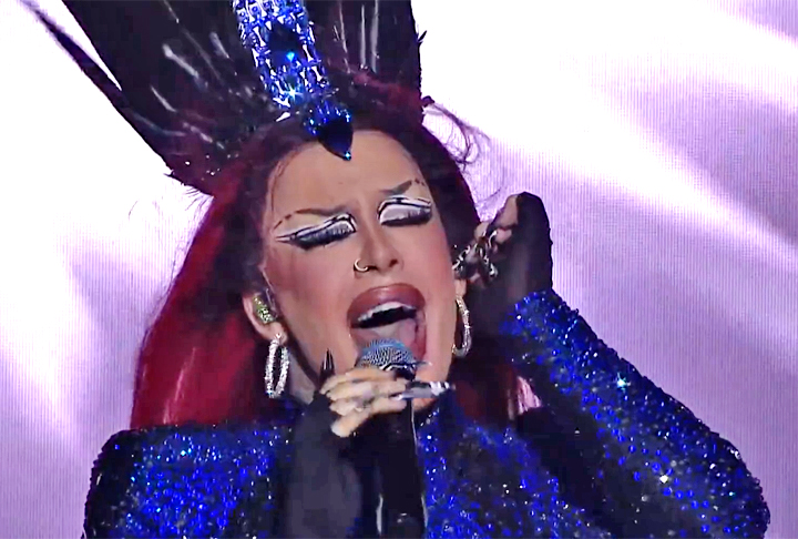 Em 2016, decidiu iniciar a carreira na música e chamou atenção com o lançamento da música Dona. Com a repercussão, embarcou na turnê Dona Tour, que passou por vários estados do Brasil. 