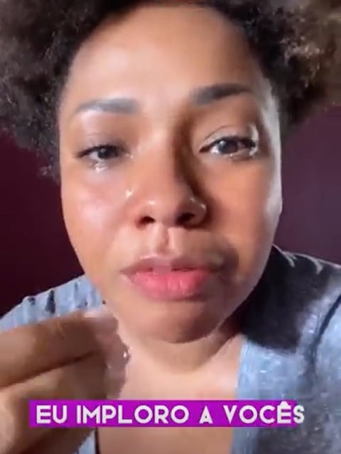 No fim de 2023, Thalita Pertuzatti, ex-finalista do The Voice Brasil conhecida como a Whitney brasileira, publicou um vídeo aos prantos em seu Instagram lamentando o fato de só ter vendido 11 ingressos para um show.