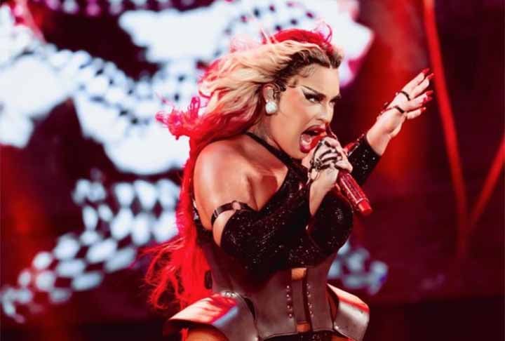 Lady leste foi seu segundo álbum de estúdio, lançado em 10 de fevereiro de 2022, pelo selo SB Music e da gravadora Sony. Com esse disco, Gloria se consolidou de vez entre os maiores artistas da atualidade, com participações no Lollapalooza e Rock in Rio. 