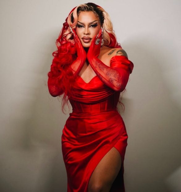 A gente vive contemplando se quer fazer uma festa para mostrar, para todo mundo, ou se é uma festa para a gente sentir. Ainda não decidi, estou no processo de saber como eu vou celebrar o amor do meu jeitinho”, disse ela.