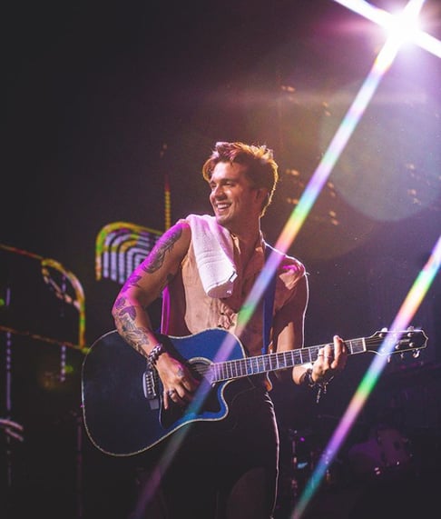 Além de Malhação, Luan Santana já participou de outras novelas, quase sempre interpretando si mesmo. A exceção foi uma ponta na novela Rock Story, em 2017, na Globo.