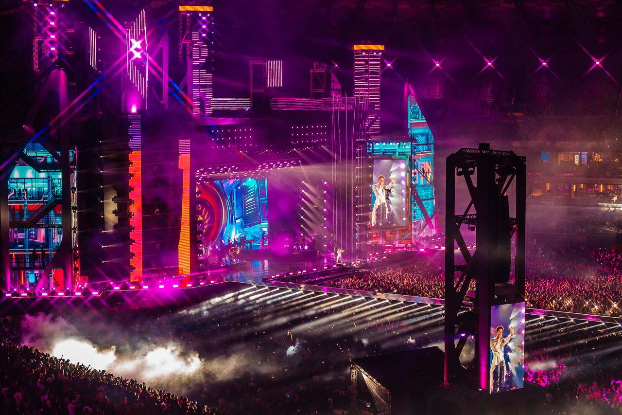 Gravado no estádio do Mineirão, em Belo Horizonte, o DVD teve investimento milionário. Ao todo, foram 600 toneladas de equipamentos de última geração, carregados em 22 carretas para o estádio.