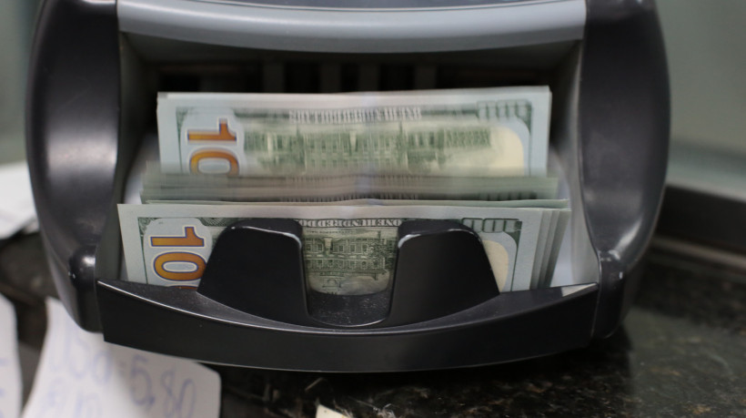 Dólar fechou o dia ontem cotado em R$ 5,686 