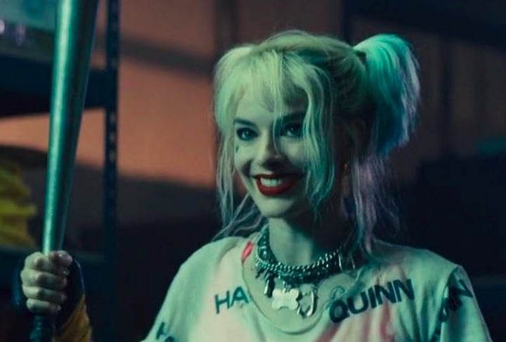 Sua interpretação fez tanto sucesso que ela foi chamada para um filme solo da personagem, Aves de Rapina: Arlequina e sua Emancipação Fantabulosa, em 2020.