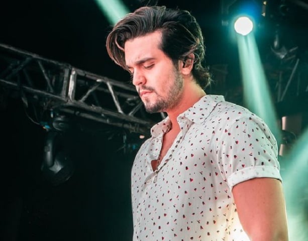 Em 2008, ano em que completou 17 anos, ele gravou um CD, mas não gostou do resultado e não comercializou. No entanto, um amigo colocou alguns trabalhos de Luan no YouTube e ele começou a ganhar fama além do Centro-Oeste. 