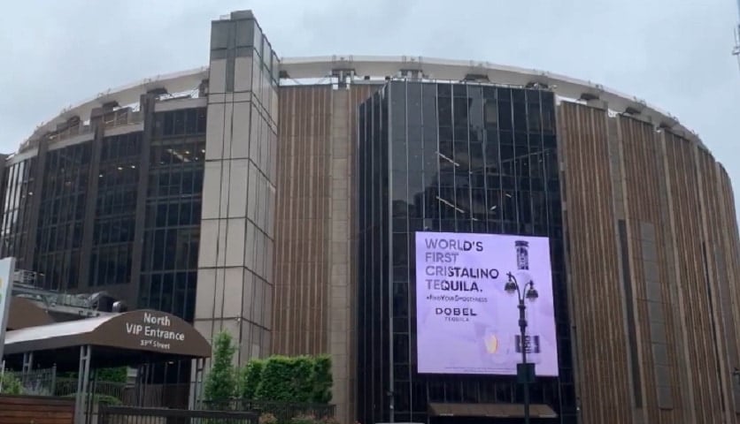 Um show de Katy Perry no festival “Jingle Ball 2024”, no Madison Square Garden, em Nova York, registrou uma cena incomum. A cantora percebeu que parte do público estava deixando o local antes do encerramento de sua performance. 
