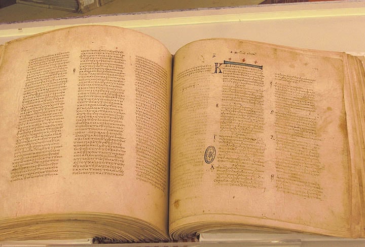 “E quando o Filho do homem vier em sua glória, e todos os santos anjos com ele, então se assentará no trono da sua glória; E todas as nações serão reunidas diante dele, e apartará uns dos outros, como o pastor que aparta dos bodes as ovelhas; E porá as ovelhas à sua direita, mas os bodes à esquerda.” (Mateus, 25:31-33)