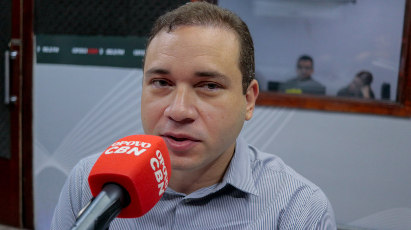 FORTALEZA, CEARÁ, BRASIL, 19-12-2024: Haroldo Martins, diretor de futebol do Ceará, participa do Esportes do Povo no estúdio da Rádio O POVO CBN. (Foto: Samuel Setubal/ O Povo)