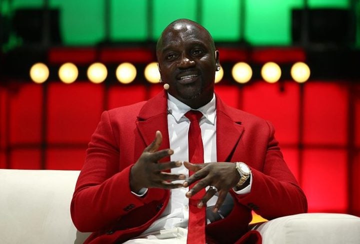 “Eu nem acredito nesses conflitos. Isso é apenas um filme. Pense nisso. Ninguém pensou em nada sobre o assunto até o filme sair, comentou Akon.