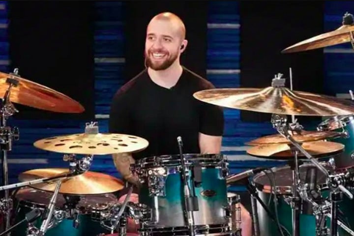 “Era músico contratado, de emitir nota e não ter nenhum vínculo empregatício. Nunca participei efetivamente do contrato social da empresa Sepultura, esclareceu.