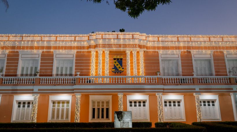 FORTALEZA, CEARÁ,  BRASIL- 22.12.2024: Concerto de Natal na UFC, evento realizado nos jardins da UFC, na Reitoria da UFC. (Foto: Aurélio Alves/Jornal O POVO)