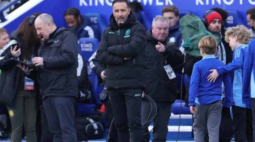 Técnico ex-Corinthians e Flamengo começa o trabalho com convincente vitória por 3 a 0 sobre o Leicester. Mas seu time segue no Z3