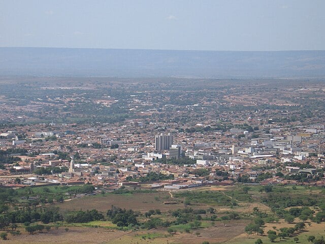 É a segunda maior cidade do Ceará, com uma população estimada em 300.000 habitantes.