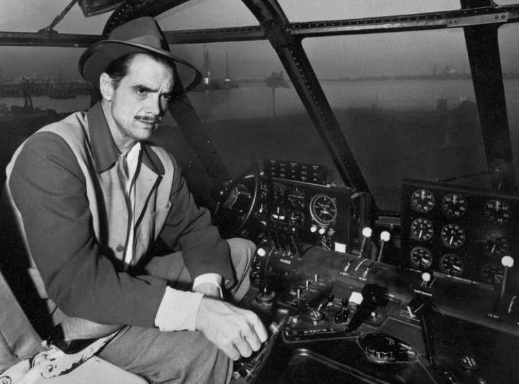 Incansável, Howard estabeleceu mais um recorde mundial: em 1938, deu a volta ao mundo em 3 dias, 19 horas e 17 minutos, metade do tempo anterior!