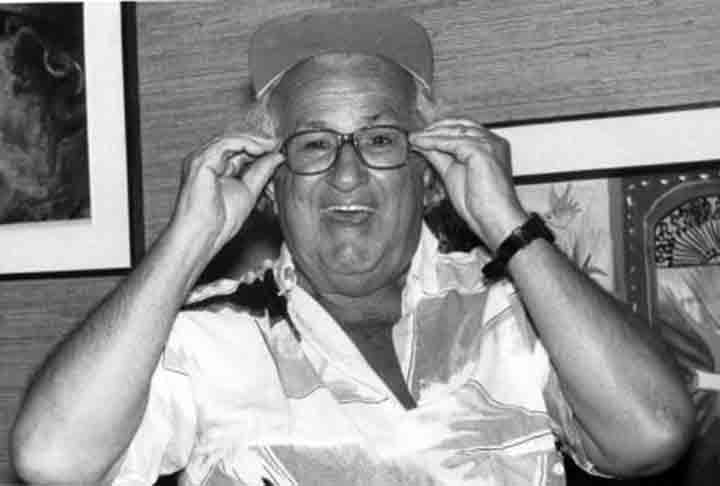 José Abelardo Barbosa de Medeiros nasceu no dia 30 de setembro de 1917 na cidade de Surubim, em Pernambuco. 
