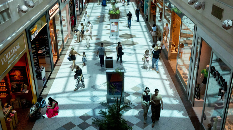 Fortaleza- CE, Brasil, 23-12-24: Movimentação shopping Iguatemi para compras de Natal. (Fotos: Lorena Louise / Especial para O POVO)




