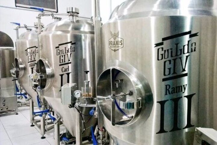 Para os apreciadores de uma boa cerveja artesanal, a Cervejaria Guilda oferece tours guiados, degustação de rótulos premiados e um ambiente aconchegante.