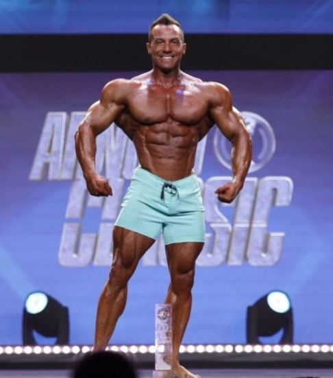 Outra categoria de destaque para os brasileiros foi a Men’s Physique Pro, na qual três representantes nacionais subiram ao pódio: Diogo Montenegro (1º lugar), Vinicius Mateus (2º) e Vitor Chaves (3º).