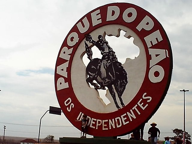 Algumas das atrações imperdíveis para quem quer conhecer Barretos incluem o Parque do Peão, o grande palco da Festa do Peão de Barretos.