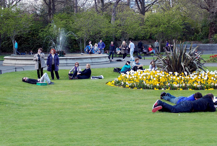 Irlanda - Capital Dublin: 544 mil habitantes. 