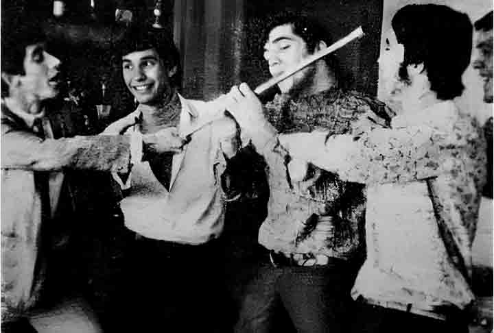 Em 1971, Raul lançou o seu segundo álbum, “Sociedade da Grã-Ordem Kavernista Apresenta Sessão das 10”, ao lado de Miriam Batucada, Edy Star e Sérgio Sampaio. Apesar da curta permanência no mercado, o álbum hoje é considerado um artigo cult. 
