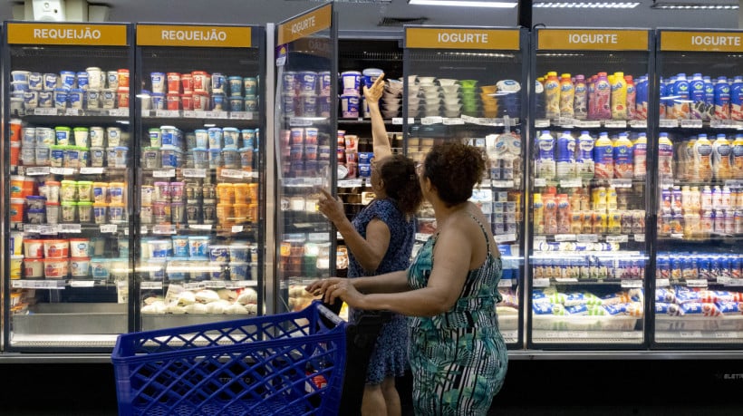 Serviços não demonstrou variação significativa no período que apontou desaceleração


















