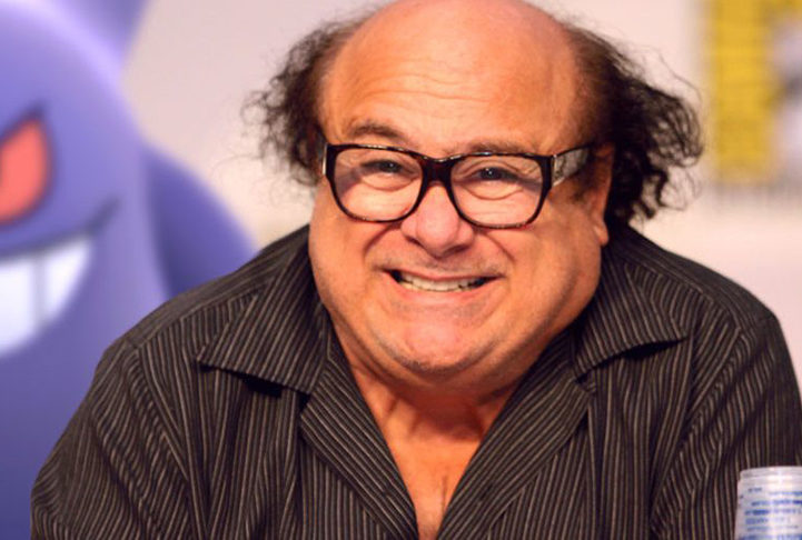 Danny DeVito - O ator tem dupla nacionalidade americana e italiana. Sua família é de Basilicata, região meridional banhada pelo Mar Jônico. Nascido em Nova Jersey, em 17/11/1944,  é  ator, dublador e roteirista. Mede 1,47m. 