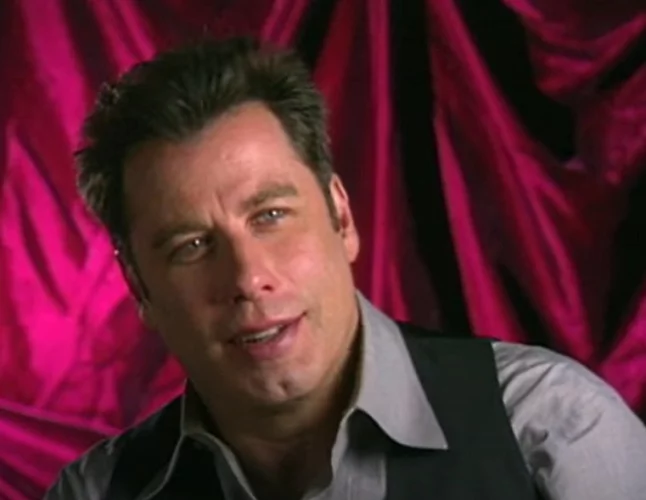 John Travolta - Nascido em Nova Jersey, em 18/2/1954, é neto do empresário italiano Salvatore Travolta. Sucesso em musicais como dançarino:  Embalos de Sábado à Noite (1977) e Grease (1978). Marcante em Pulp Fiction (1994), de Quentin Tarantino (diretor de ascendência italiana). 