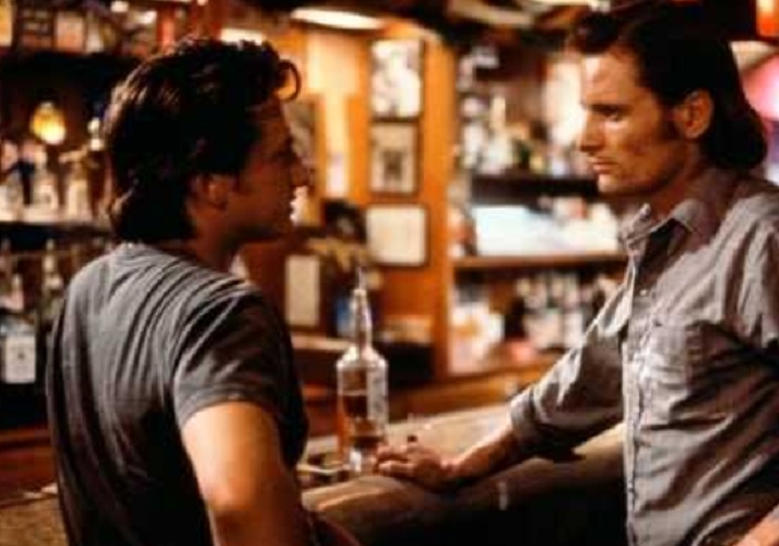  Unidos Pelo Sangue (1991), de Sean Penn - O prestigiado ator estreou na direção, inspirando-se na  canção “Highway Patrolman”, de Bruce Springsteen. Na trama, um veterano da guerra (David Morse) tenta reconstruir a vida com a ajuda do irmão mais novo (Viggo Mortensen).