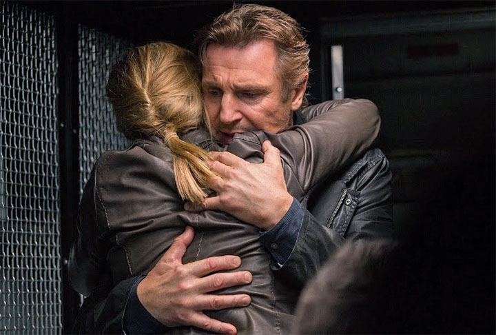 Bryan Mills, interpretado por Liam Neeson, em “Busca Implacável”, saiu do emprego de agente da CIA para ter mais tempo com a família. Mas volta à ativa durante uma viagem a Paris com sua filha, já que ela foi sequestrada pela máfia albanesa. Bryan vai atrás dos vilões e move o mundo para salvar a jovem. 