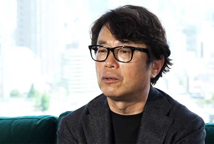 A investida do empresário no mercado de alimentação começou há quatro décadas, quando, aos 23 anos, abriu um pequeno restaurante batizado de Toridoll Sanban-kan, na cidade de Kakogawa. 
