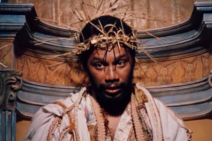 O ator brasileiro incorporou o humor característico da obra de Ariano Suassuna, criando um Jesus que passava uma imagem leve e divertida.