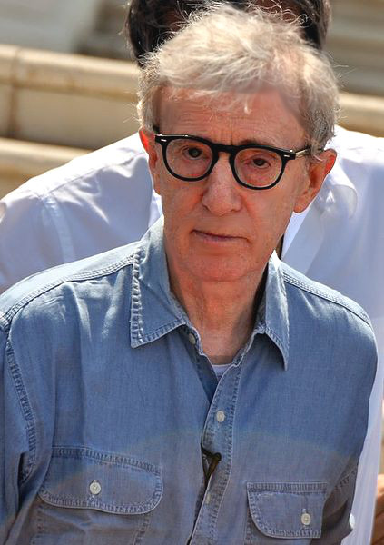 Woody Allen - O cineasta, ator e roteirista americano se chama Allan Stewart Konigsberg. O sobrenome já indica a origem judia. Vencedor de 4 Oscars, um dos mais prestigiados artistas do cinema,  costuma incluir referências à religião e  à etnia de personagens nos filmes que assina. 