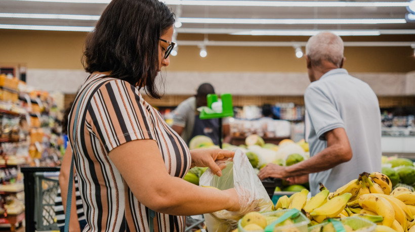 Frutas e legumes lideraram altas no m&ecirc;s, juntamente com rem&eacute;dios