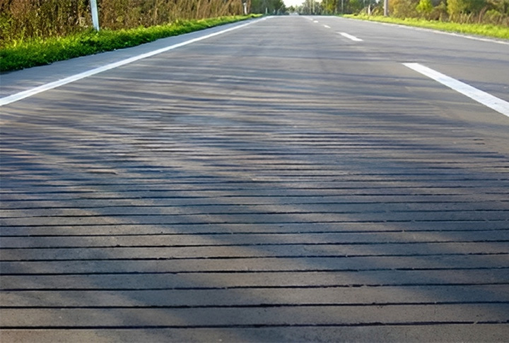 Foi em território dinamarquês que o conceito de asfaltofone surgiu. Em 1995 a primeira rodovia musical foi criada por dois artistas. As elevações em espaços regulares fazem com que o carro produza um som musical ao passar por ali.