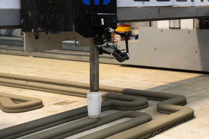 “A impressora oferece infinitas possibilidades de execução, para os mais variados projetos, o que oferece extrema flexibilidade de ideias para os clientes tanto para impressão de casas quanto para mobiliários e afins”, declarou Daniel Katz. 
