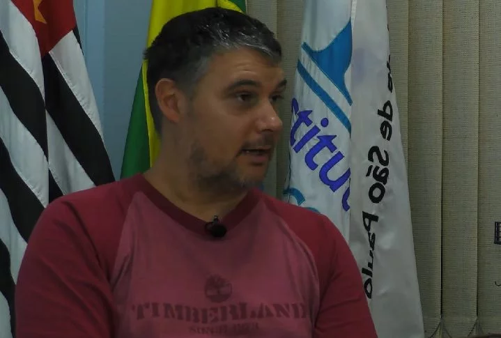 Este é um resultado excelente. As argilas vermelhas são uma prova conclusiva de que isto já foi uma ilha, disse o geólogo marinho da Universidade de São Paulo e coautor do estudo, Luigi Jovane, na ocasião da descoberta. 