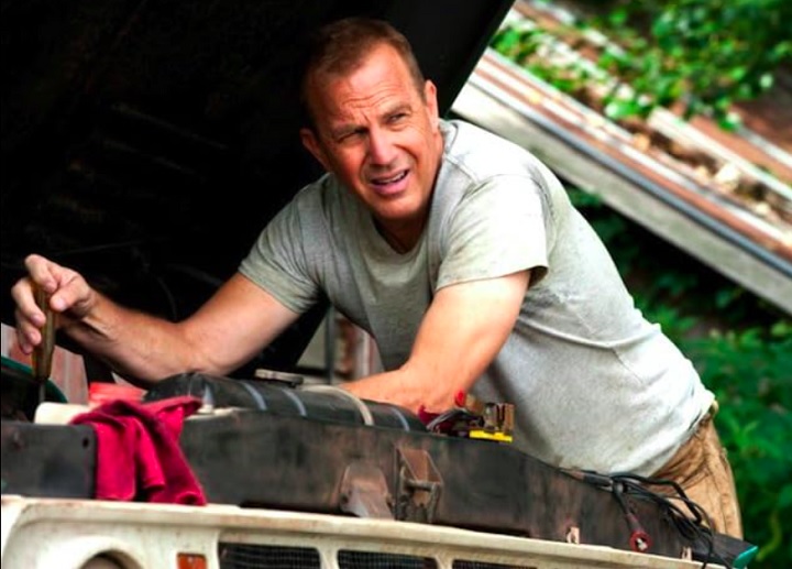 Mais recentemente, Costner viveu o pai de Clark Kent, Jonathan Kent, em O Homem de Aço (2013) e em Batman vs Superman: A Origem da Justiça (2016).