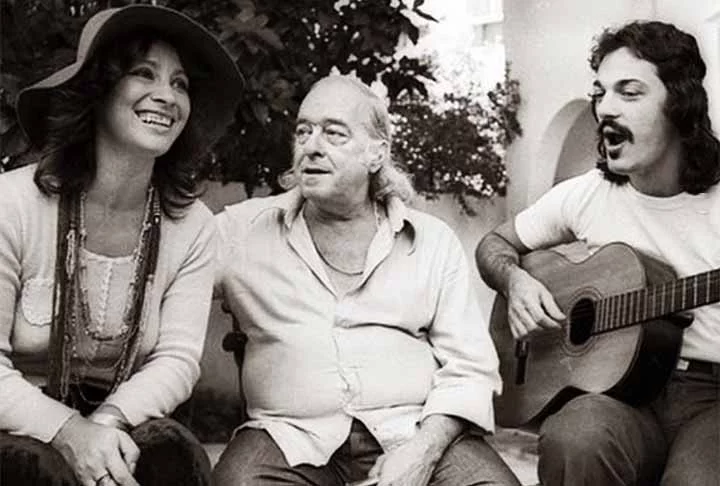 Um dos shows marcantes da carreira de Clara Nunes foi “Poeta, Moça e Violão”, em que cantou ao lado de Toquinho e Vinícius de Moraes. Em 1991, foi lançado um disco com a gravação ao vivo da apresentação no Teatro Castro Alves, em Salvador.
