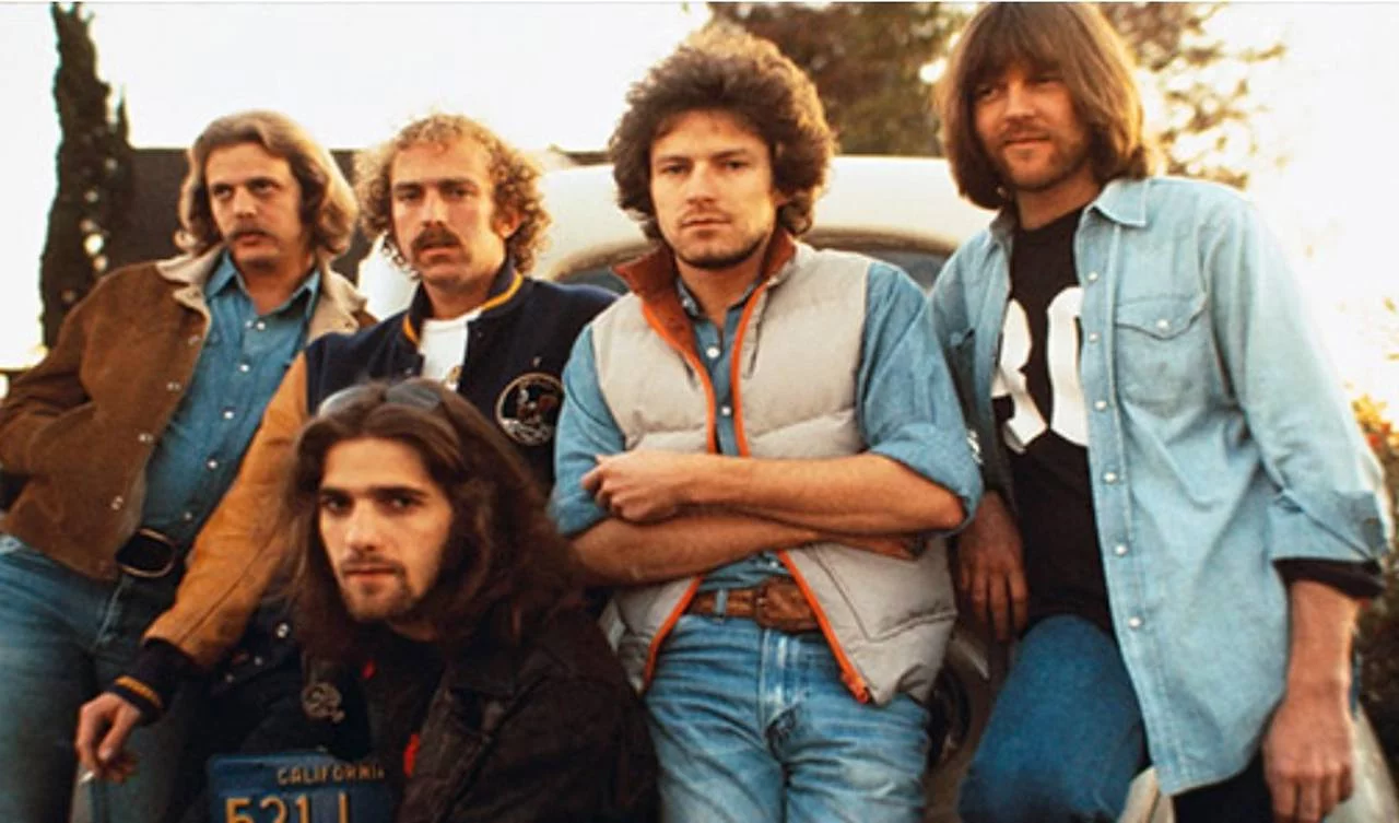 Hotel California, New Kid in Town e  I Can't Tell You Why são alguns dos principais sucessos da primorosa banda Eagles, formada em 1971.