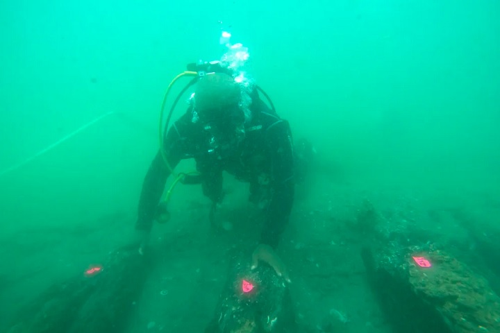 Com base nos artefatos encontrados e em registros históricos, Monteiro acredita que se trata do São Jorge, um navio português do início do século XVI.