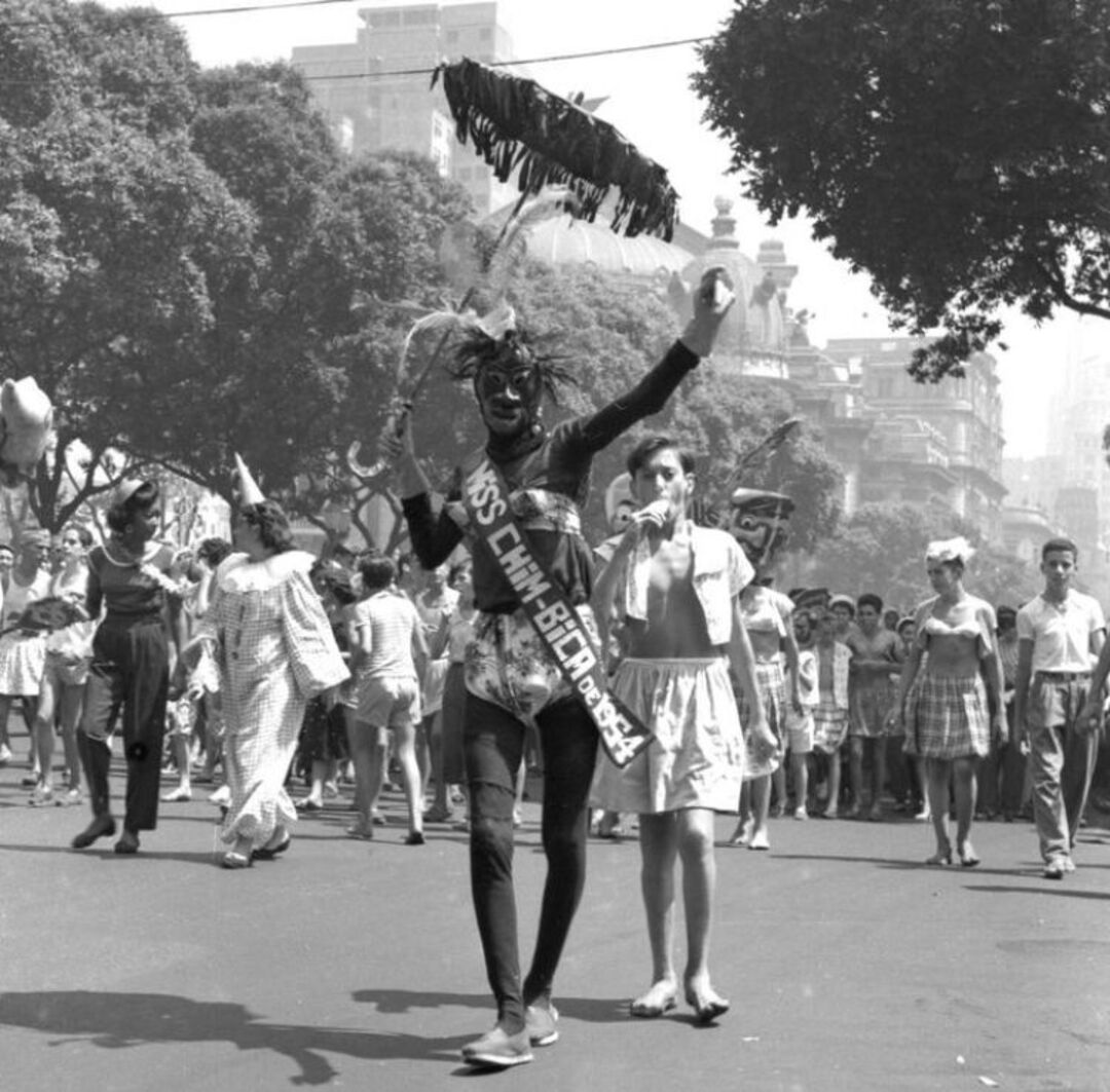 Ele possui um acervo de mais de 150 mil fotos, que retratam parte da história do Rio de Janeiro desde o final do século 19 até os anos 1980. 
