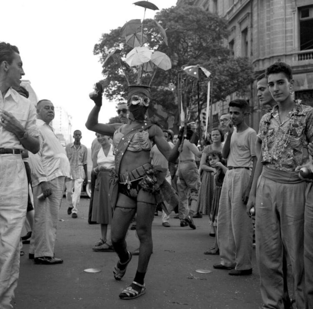 “As mães costuravam e bordavam para que os filhos ficassem bem apresentados no Carnaval. É por isso que eles queriam que sua fotografia fosse tirada”, explicou a historiadora ao The New York Times.