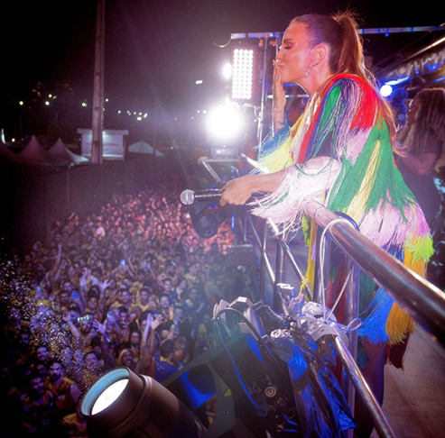 Não para por aí: Eu Nunca Amei Alguém como Te Amei (2011); No Brilho Desse Olhar (2012) , Dançando (2013), Amor que Não Sai (2014); Só Num Sonho (2015), Mais e Mais (2016), Cheguei para te Amar (2017) e Teleguiado (2018). 