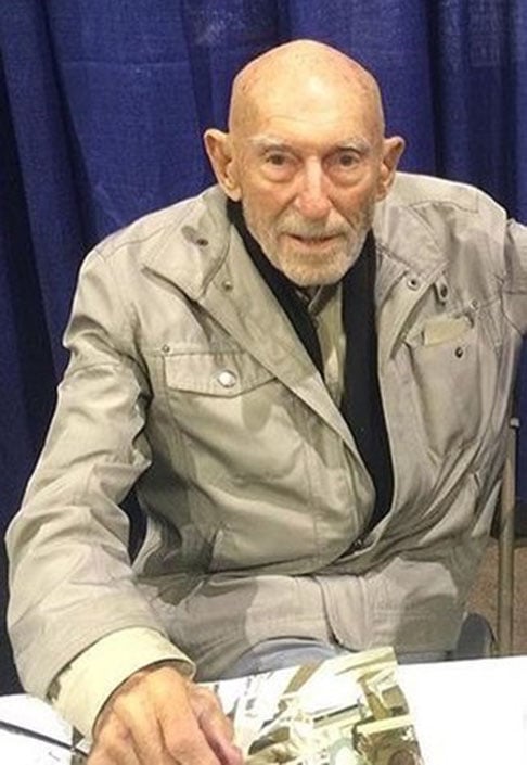 Além de ator, Erik Bauersfeld era principalmente dramaturgo de rádio e também tinha um grande repertório de trabalhos como dublador. 