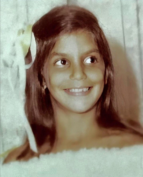 Ivete nasceu e cresceu na cidade de Juazeiro, na Bahia. Ela é filha de um pernambucano com uma baiana e é a caçula. Dos cinco irmãos, dois já faleceram. 