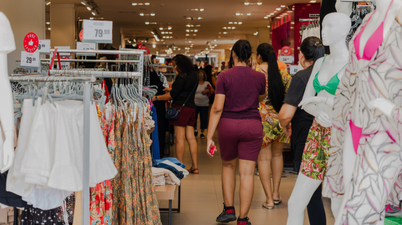 Imagem de apoio ilustrativo: lojas de rua estarão fechadas durante o feriado