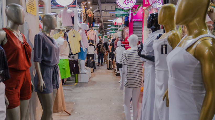 Clientes durante edição anterior do Bazar Centro Fashion, que deve ter aumento de 15% no fluxo em 2025