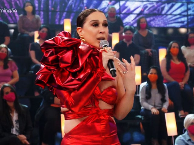 Minha mãe teve por muitos anos uma academia. Eram oito horas por dia de dança. Vivia disso naquela época disse Cláudia Raia em entrevista ao jornal O Globo. 